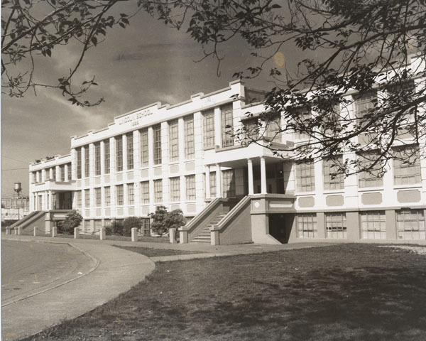 Lincoln_School_Est_1929_1978.jpg