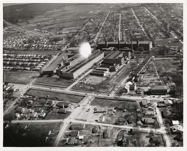 Lincoln__Dallas_Mills_Aerial_View_ca_Early_1950s.jpg