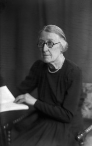 Marjory Stephenson National Gallery Photo.jpg